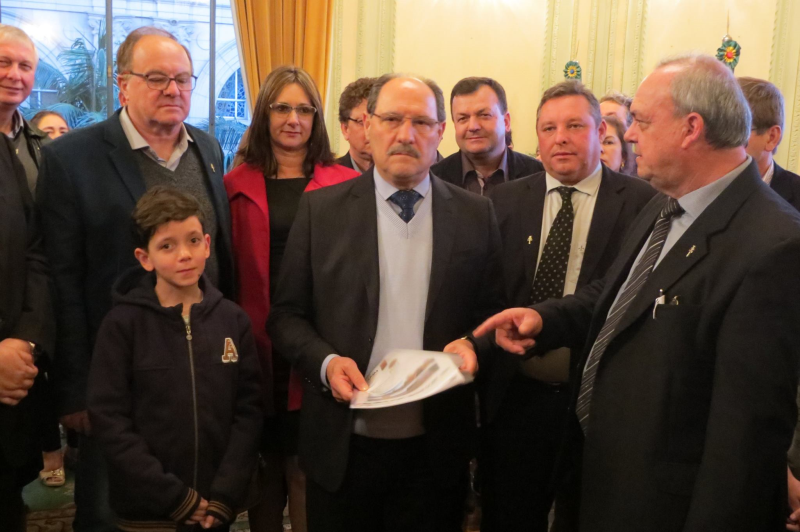 PREFEITOS DA AMM SE REUNIRAM COM O GOVERNADOR JOSÉ IVO SARTORI